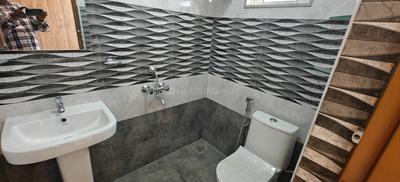 Bathroom Image of 900 Sq.ft 2 BHK Apartment / Flat for rent in Horamavu Bengaluru for Rs. 29100