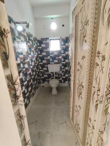 Bathroom Image of 720 Sq.ft 2 BHK Apartment / Flat for sale in Tollygunge Kolkata for Rs. 2300000