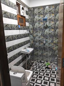 Bathroom Image of 480 Sq.ft 1 BHK Builder Floor for rent in Sector 63 A Noida for Rs. 24000