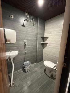 Bathroom Image of 650 Sq.ft 1 BHK Apartment / Flat for rent in Indus Signature, Indira Nagar Bengaluru for Rs. 15000