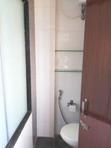 Bathroom Image of 1215 Sq.ft 2 BHK Apartment / Flat for rent in Almas Apartment , Mumbai Central Mumbai for Rs. 85000
