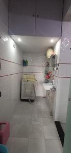 Bathroom Image of 615 Sq.ft 1 BHK Apartment / Flat for rent in Sanpada Navi Mumbai for Rs. 40000
