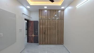 Bedroom Image of 650 Sq.ft 2 BHK Apartment / Flat for rent in Pitampura New Delhi for Rs. 22500