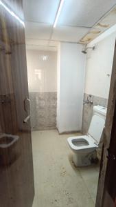Bathroom Image of 950 Sq.ft 3 BHK Apartment / Flat for rent in ROF Amaltas, Sector 92 Gurgaon for Rs. 21500