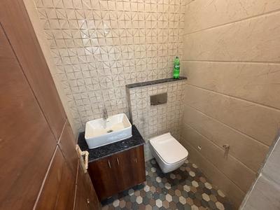 Bathroom Image of 1800 Sq.ft 3 BHK Builder Floor for rent in Ashoka Enclave Faridabad for Rs. 32000