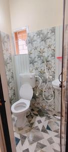 Bathroom Image of 850 Sq.ft 2 BHK Apartment / Flat for rent in Bansdroni Kolkata for Rs. 16000