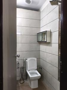 Common Bathroom Image of 1350 Sq.ft 2 BHK Builder Floor for rent in Sector 69 Gurgaon for Rs. 30500