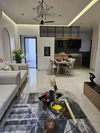 Redision Royal Main Image 1