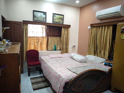 Bedroom Image of 2000 Sq.ft 4 BHK Independent House for sale in Baghajatin Kolkata for Rs. 12000000