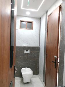 Common Bathroom Image of 1450 Sq.ft 4 BHK Apartment / Flat for sale in Sector 15 Dwarka New Delhi for Rs. 11450000