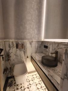 Image of 2880 Sq.ft 4 BHK Builder Floor for sale in Chittaranjan Park, New Delhi for Rs. 94500000