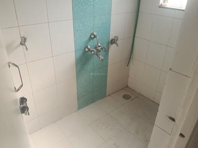 Bathroom Image of 600 Sq.ft 1 BHK Apartment / Flat for rent in Shree Venkatesh Vrundavan, Vadgaon Budruk Pune for Rs. 17000