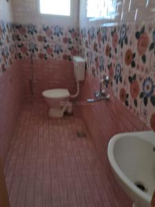 Bathroom Image of 1500 Sq.ft 2 BHK Apartment / Flat for rent in Manimangalam Chennai for Rs. 18000