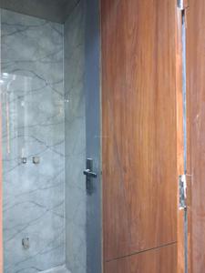 Common Bathroom Image of 1000 Sq.ft 2 BHK Apartment / Flat for sale in Capital Metro Height, Sector 72 Noida for Rs. 4100000