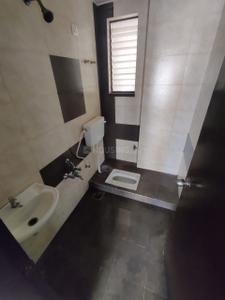 Bathroom Image of 1331 Sq.ft 3 BHK Apartment / Flat for rent in Narayan Essenza, Bhayli Vadodara for Rs. 16000