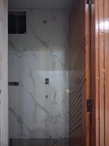Common Bathroom Image of 1100 Sq.ft 2 BHK Apartment / Flat for sale in Hometech Pride, Sector 73 Noida for Rs. 3950000