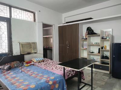 Bedroom Image of 250 Sq.ft 1 RK Apartment / Flat for rent in Munirka New Delhi for Rs. 15000