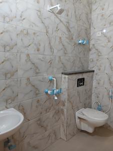 Bathroom Image of 2000 Sq.ft 3 BHK Builder Floor for rent in Sector 122 Noida for Rs. 35000