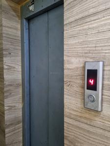 Lift Image of 900 Sq.ft 3 BHK Apartment / Flat for rent in Mahavir Enclave New Delhi for Rs. 24000