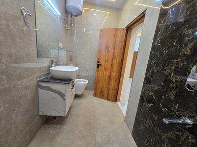 Image of 1800 Sq.ft 3 BHK Apartment / Flat for sale in DDA Flats Vasant Kunj, Vasant Kunj, New Delhi for Rs. 41000000