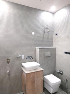 Common Bathroom Image of 1530 Sq.ft 3 BHK Builder Floor for sale in BPTP District 2, Sector 86 Faridabad for Rs. 17000000