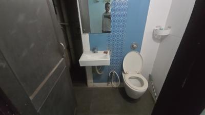 Galaxy Orion Bathroom One 3