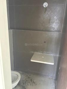 Bathroom Image of 644 Sq.ft 2 BHK Apartment / Flat for sale in Leo Eminence, Bandra East Mumbai for Rs. 27000000