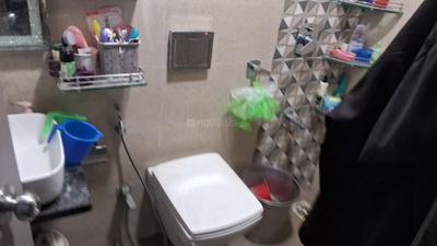 Bathroom Image of 900 Sq.ft 1 BHK Apartment / Flat for sale in Veena Senterio, Chembur Mumbai for Rs. 12500000