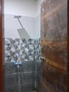 Common Bathroom Image of 650 Sq.ft 1 BHK Apartment / Flat for sale in Sector 49 Noida for Rs. 2450000