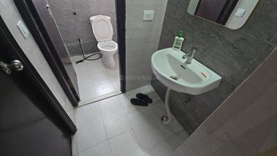 Bathroom Image of 585 Sq.ft 1 BHK Apartment / Flat for sale in Amrapali Dream Valley 2, Noida Extension Greater Noida for Rs. 4800000