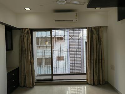 Bedroom Image of 700 Sq.ft 2 BHK Apartment / Flat for rent in Vile Parle East Mumbai for Rs. 96000