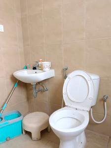 Common Bathroom Image of 1370 Sq.ft 3 BHK Apartment / Flat for sale in DTC Southern Heights, Pailan Kolkata for Rs. 8300000