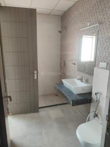 Bathroom Image of 2859 Sq.ft 3 BHK Apartment / Flat for rent in Parx Laureate, Sector 108 Noida for Rs. 112000