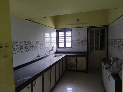 Kitchen Image of 1750 Sq.ft 3 BHK Apartment / Flat for rent in Kankaria Ahmedabad for Rs. 25000