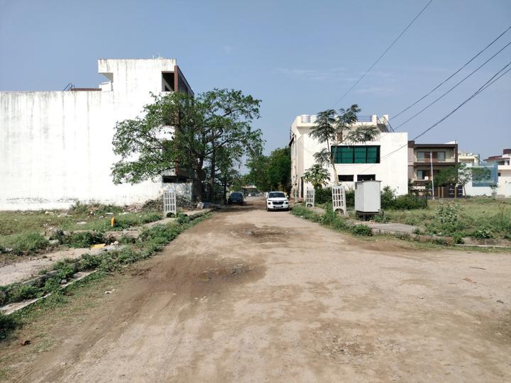 Sector 76 Main Image 1