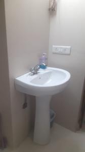 Bathroom Image of 1150 Sq.ft 2.5 BHK Apartment / Flat for rent in Saviour Street, Crossings Republik Ghaziabad for Rs. 16500
