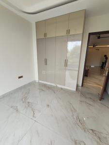 Bedroom Image of 3600 Sq.ft 4 BHK Independent House for rent in Sector 72 Noida for Rs. 70000