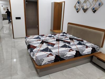 Bedroom Image of 3451 Sq.ft 4 BHK Apartment / Flat for rent in Shlokam Sharnam, Sargasan Gandhinagar for Rs. 45000