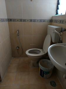 Common Bathroom Image of 1000 Sq.ft 2 BHK Apartment / Flat for rent in Gulmohar City, Kharadi Pune for Rs. 30000