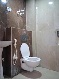 Common Bathroom Image of 1000 Sq.ft 2 BHK Apartment / Flat for rent in Sector 49 Noida for Rs. 25000