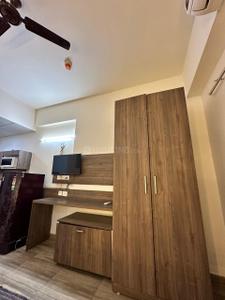 Bedroom Image of 435 Sq.ft 1 RK Apartment / Flat for rent in Paramount Golfforeste Oak &amp; Pine, Surajpur Greater Noida for Rs. 16000