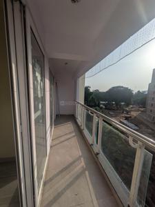 Balcony Image of 1800 Sq.ft 3 BHK Apartment / Flat for rent in Keshar Apartments, Kampoo Gwalior for Rs. 35500