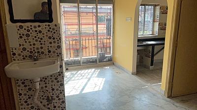Living Room Image of 865 Sq.ft 2 BHK Apartment / Flat for sale in Aurobindo Park Kolkata for Rs. 4600000