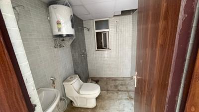 Image of 1551 Sq.ft 3 BHK Apartment / Flat for rent in Phase 2, Noida for Rs. 32000