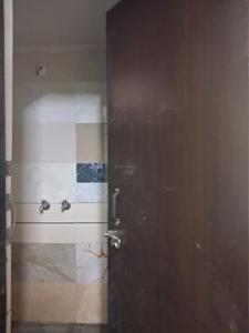 Common Bathroom Image of 900 Sq.ft 1 RK Apartment / Flat for rent in Sector 5 Noida for Rs. 9000
