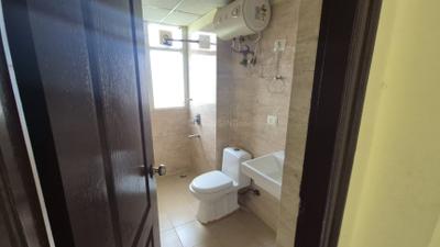 Image of 1600 Sq.ft 3 BHK Apartment / Flat for rent in Sethi Max Royal, Sector 76, Noida for Rs. 34000