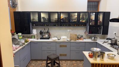 Kitchen Image of 2500 Sq.ft 3 BHK Builder Floor for rent in Gomti Nagar Lucknow for Rs. 60000