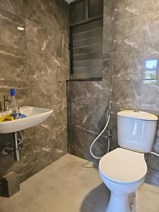 Common Bathroom Image of 997 Sq.ft 2 BHK Apartment / Flat for sale in Kohinoor Riverdale , Kharadi Pune for Rs. 10200000