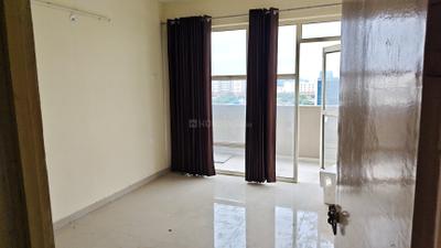 Bedroom Image of 900 Sq.ft 2 BHK Apartment / Flat for rent in Pyramid Elite, Sector 86 Gurgaon for Rs. 19200