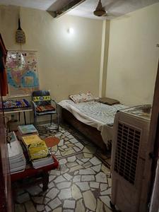 Bedroom Image of 720 Sq.ft 3 BHK Builder Floor for sale in Shakarpur Khas New Delhi for Rs. 7250000